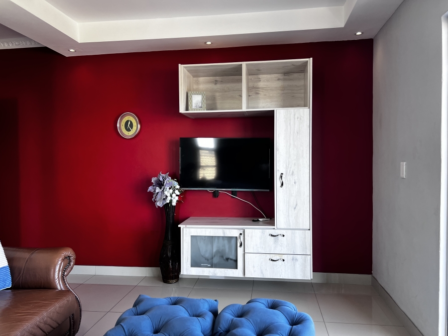 To Let 5 Bedroom Property for Rent in Parklands North Western Cape